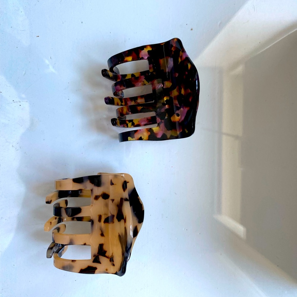 Claw hair clips